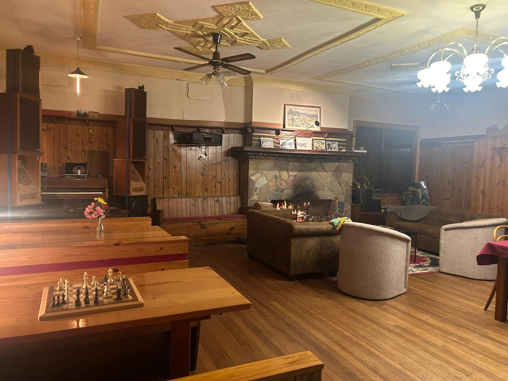 Green Gables Motel In ウォーバートン エクステリア 写真
